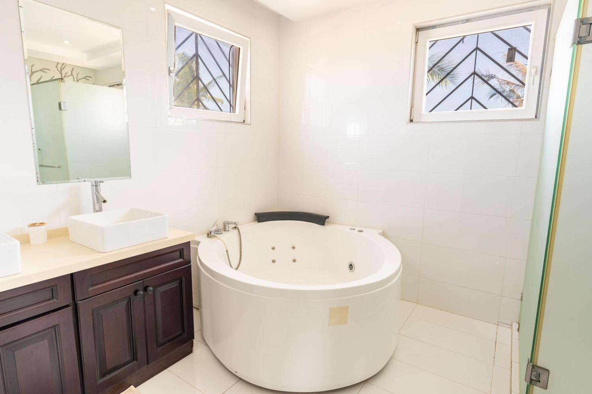 Queens Chateau Boutique Villa Diani Beach Dış mekan fotoğraf